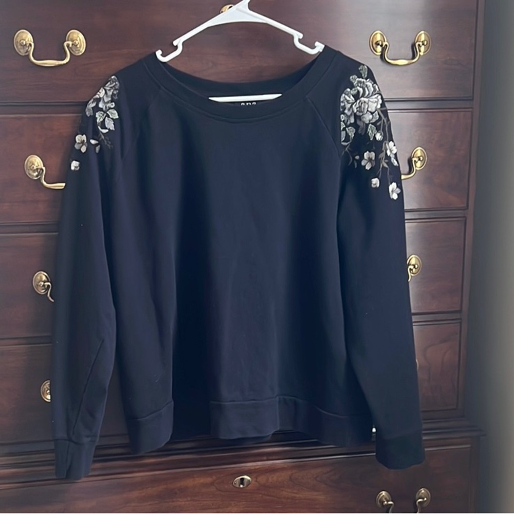 A.n.a Black Floral Embroidered Women's Top